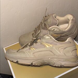 Vionic Beige Athletic Sneakers
